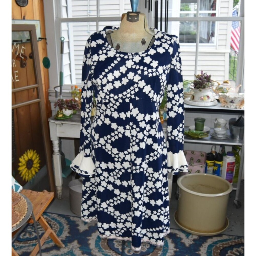 Vintage 1970 Julie Miller CA Dress Bell Sleeve Stars Print Boho Hippie Sz Medium